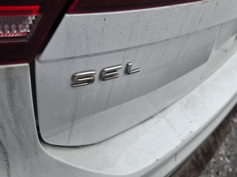 Certified 2023 Volkswagen Tiguan SEL R-Line AWD/4WD image 10