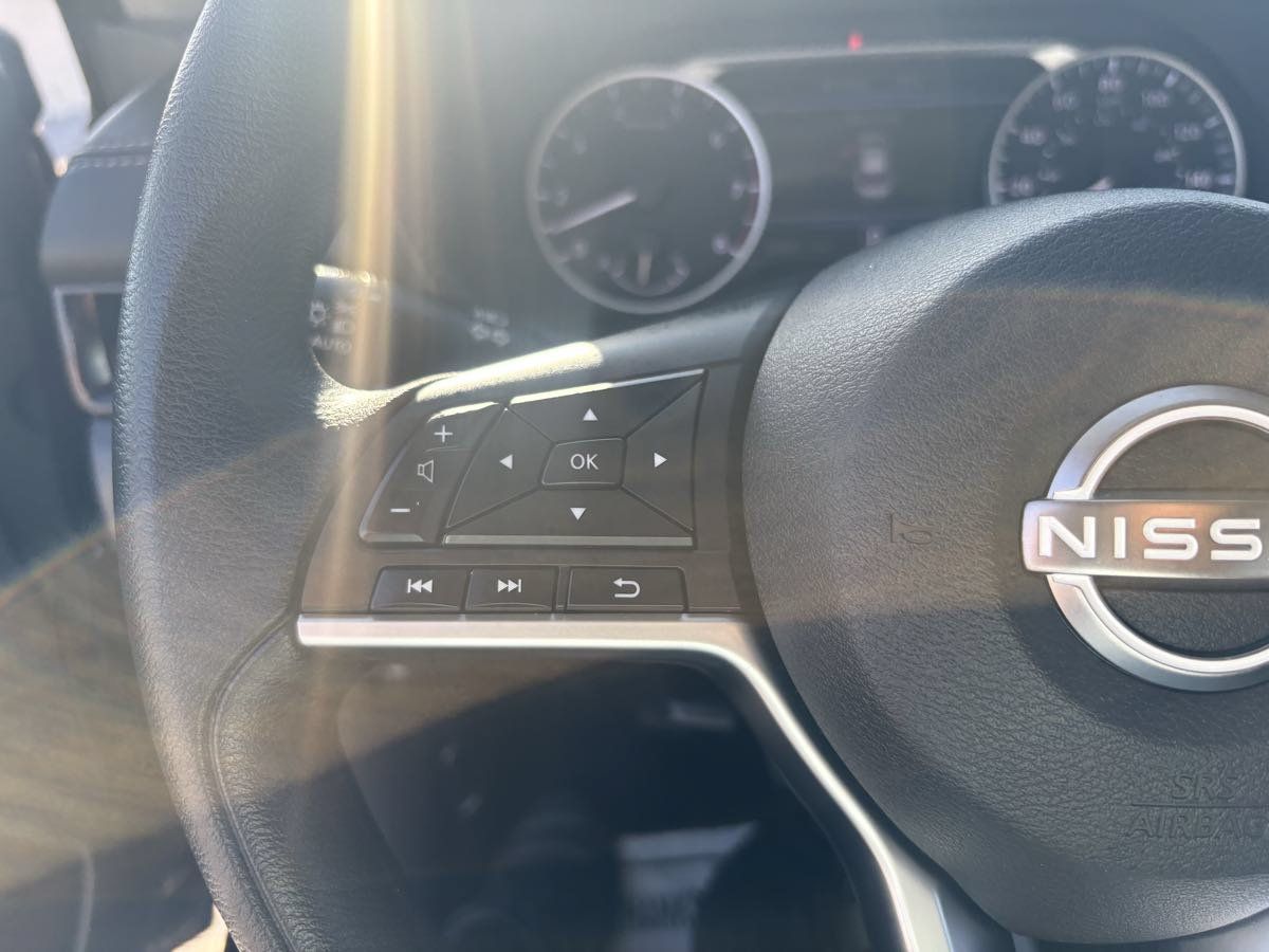 Used 2025 Nissan Sentra SV FWD image 22
