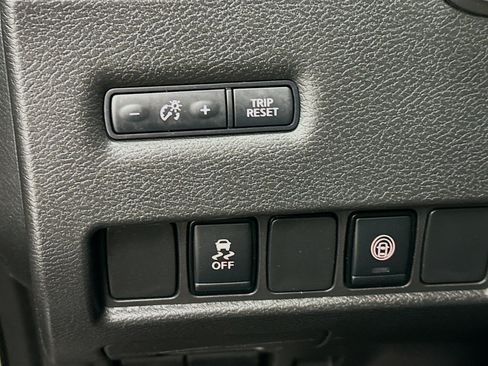 Used 2024 Nissan Murano SV w/ SV Midnight Edition Package image 17