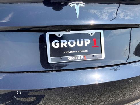 Used 2018 Tesla Model 3 Long Range RWD image 9