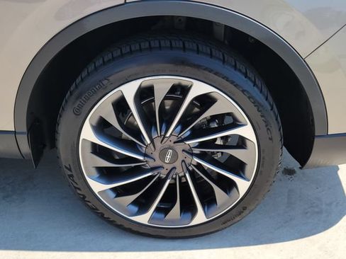 Used 2021 Lincoln Aviator Reserve w/ Equipment Group 202A AWD/4WD image 14