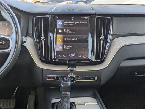 Used 2021 Volvo XC60 T5 Inscription w/ Advanced Package image 17