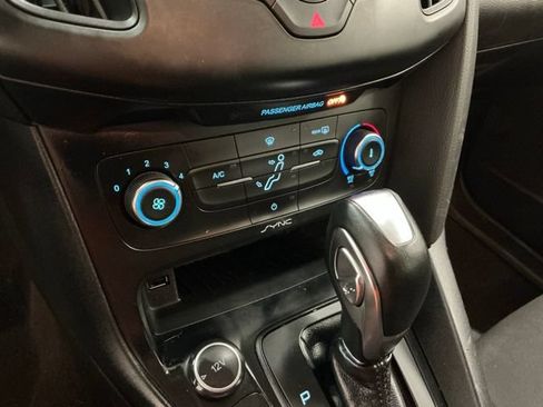 Used 2016 Ford Focus SE FWD image 22