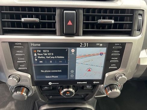 Used 2020 Toyota 4Runner 4WD image 17