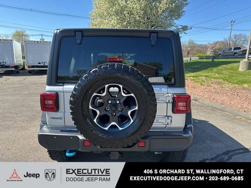 Used 2023 Jeep Wrangler Unlimited Rubicon 4xe w/ Cold Weather Group AWD/4WD image 6