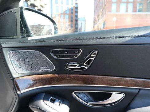 Used 2018 Mercedes-Benz S 560 4MATIC Sedan w/ Premium Package image 39