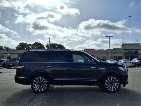 Certified 2022 Lincoln Navigator Reserve AWD/4WD image 20