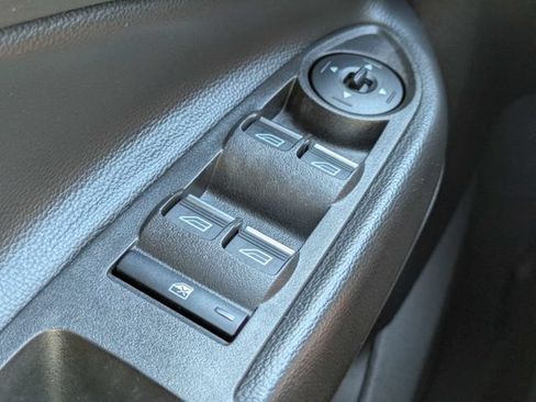 Used 2019 Ford Escape SE FWD image 24