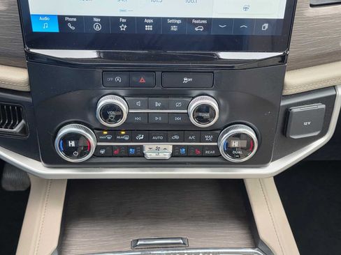 Used 2024 Ford Expedition Max Limited AWD/4WD image 31