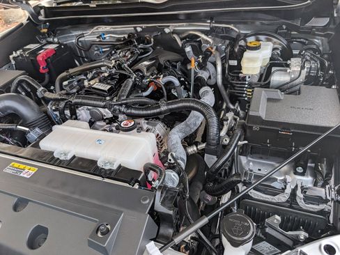 Used 2025 Toyota Tacoma SR5 AWD/4WD image 20