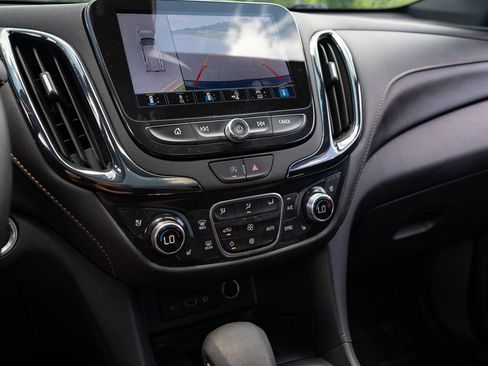Used 2024 Chevrolet Equinox Premier FWD image 26