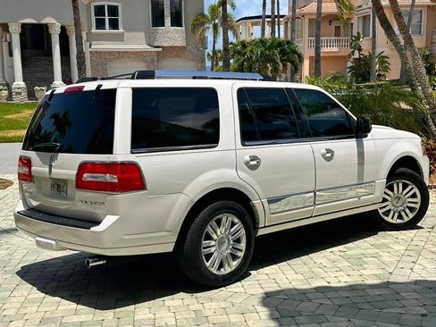 Used 2014 Lincoln Navigator 2WD image 9