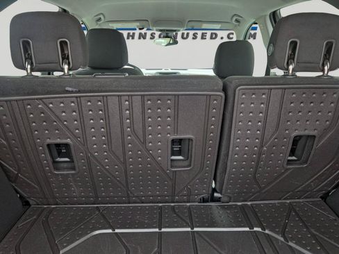 Used 2020 Chevrolet Equinox LS w/ LPO, Floor Liner Package AWD/4WD image 17