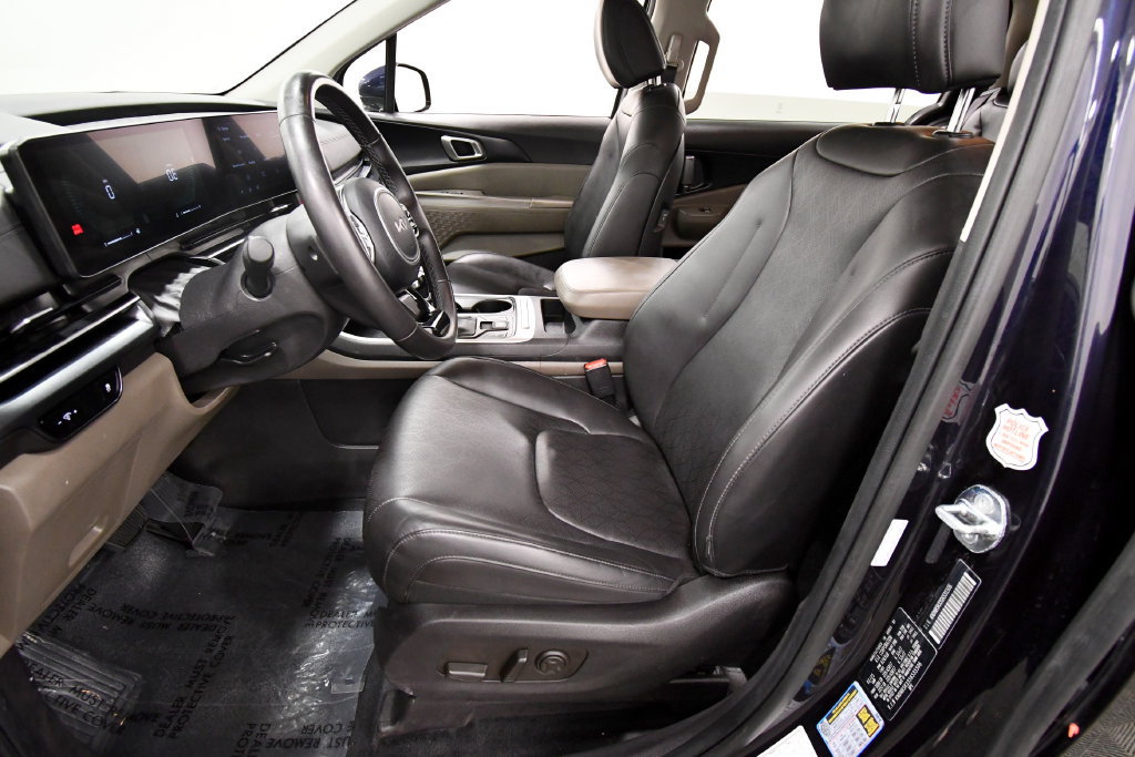 Certified 2024 Kia Carnival LX FWD image 14