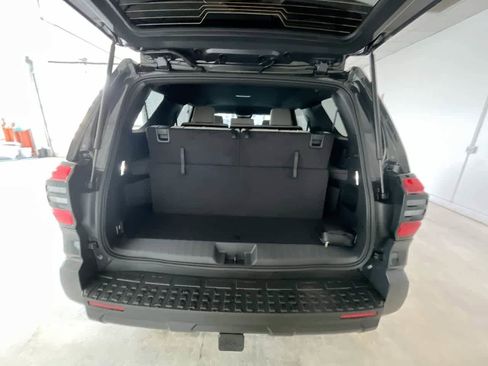 New 2026 Toyota 4Runner SR5 AWD/4WD image 24