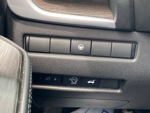 Used 2024 Nissan Rogue Platinum FWD image 26