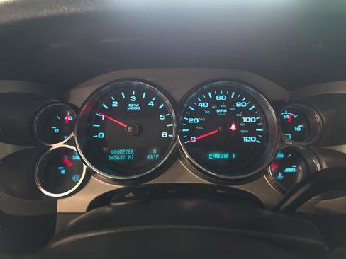 Used 2011 Chevrolet Silverado 2500 LT w/ Convenience Package AWD/4WD image 16