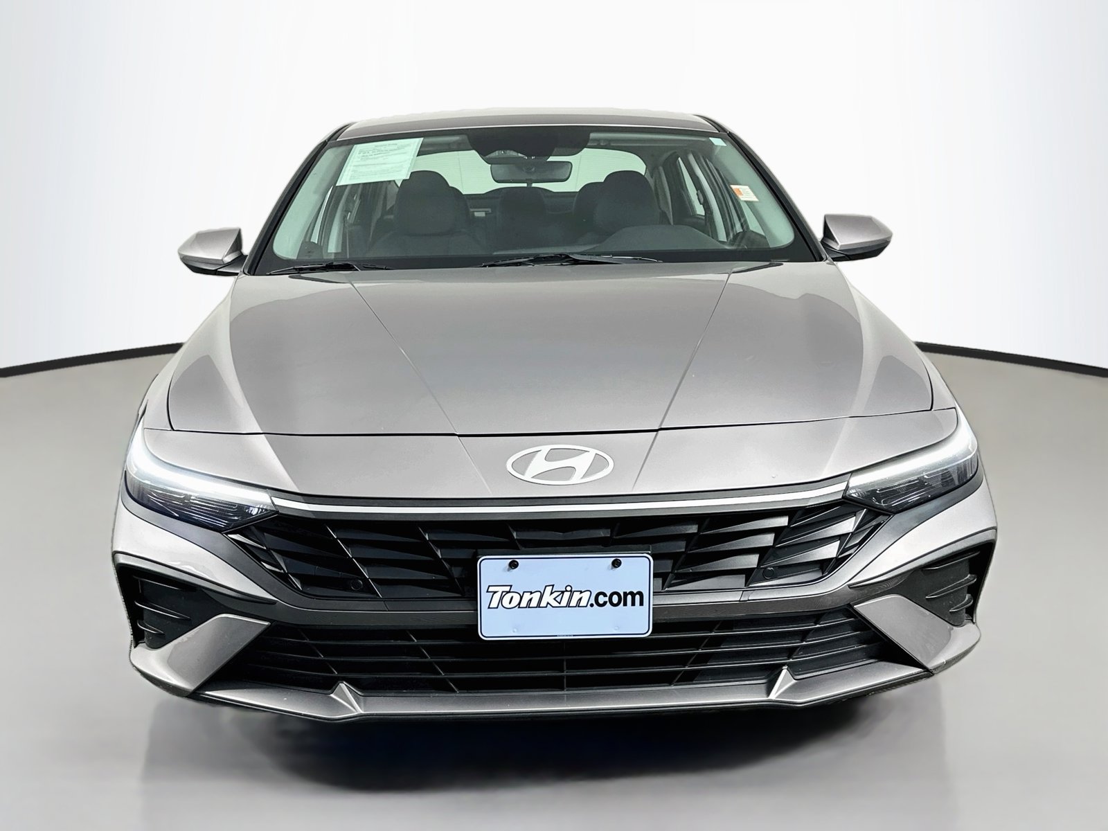 Used 2024 Hyundai Elantra SEL FWD image 2