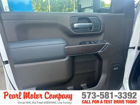 Certified 2022 GMC Sierra 2500 Denali w/ LPO, GMC Protection Package AWD/4WD image 10