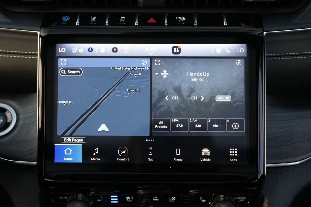 Used 2023 Jeep Grand Cherokee Overland w/ Advanced Protech Group III AWD/4WD image 44