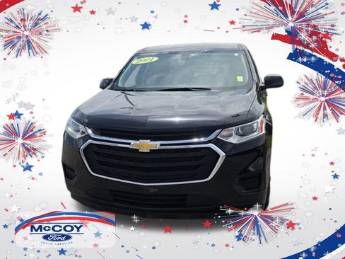 Used 2021 Chevrolet Traverse LT w/ LT Premium Package AWD/4WD image 1