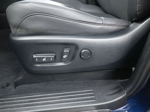 Used 2023 Lexus GX 460 Premium w/ Premium Package AWD/4WD image 12