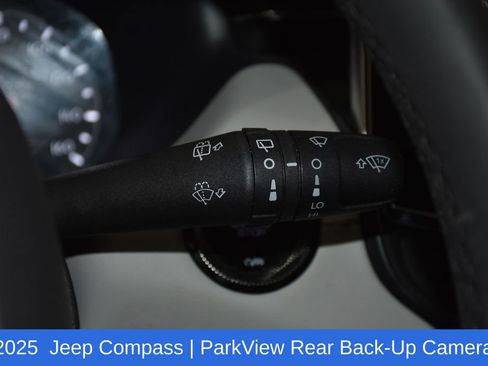 Used 2025 Jeep Compass Limited AWD/4WD image 12