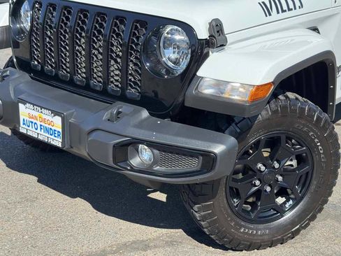 Used 2022 Jeep Gladiator Sport AWD/4WD image 3