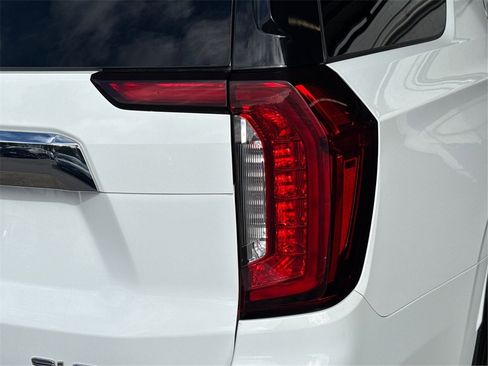 Used 2023 GMC Yukon SLT image 17