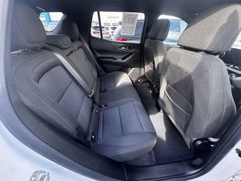 Used 2025 Chevrolet Equinox LT image 9