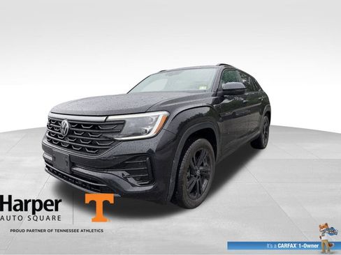 Used 2025 Volkswagen Atlas Cross Sport SEL R-Line AWD/4WD image 1