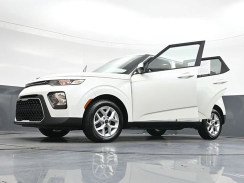 Used 2020 Kia Soul S FWD image 46