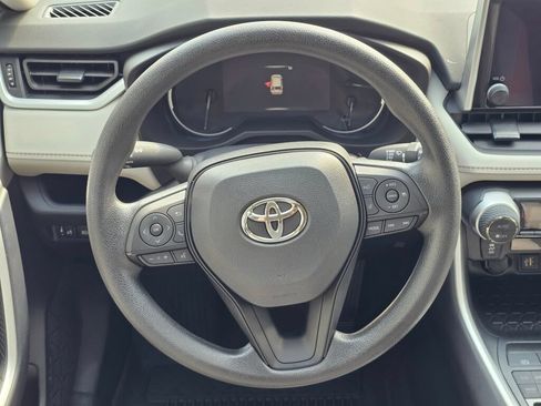 Used 2025 Toyota RAV4 XLE w/ Convenience Package AWD/4WD image 18