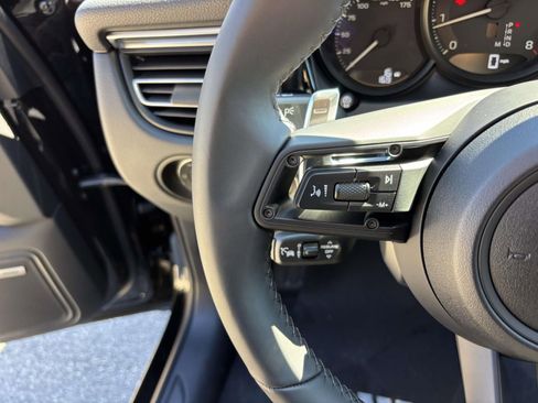 New 2026 Porsche Macan image 28