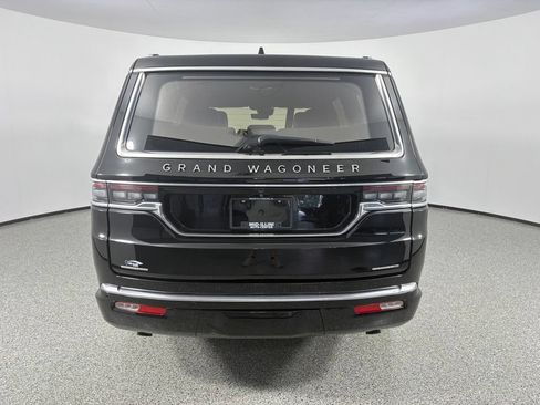 Used 2023 Jeep Grand Wagoneer Series III AWD/4WD image 6