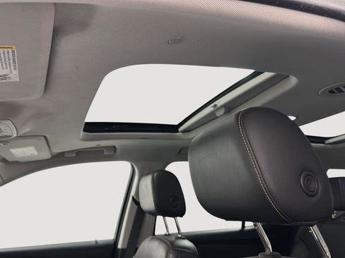 Used 2020 Chevrolet Traverse Premier image 18