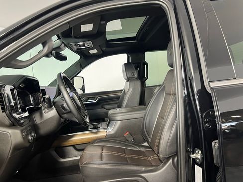 Used 2024 Chevrolet Silverado 2500 High Country w/ Technology Package image 22