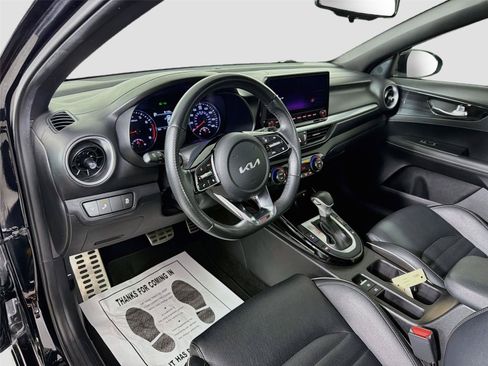 Used 2022 Kia Forte GT-Line w/ GT-Line Premium Package FWD image 9