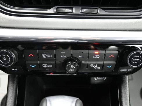Used 2024 Jeep Compass Limited w/ Elite Group AWD/4WD image 17