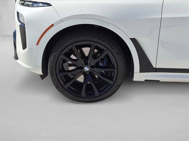 Used 2023 BMW X7 xDrive40i w/ M Sport Package AWD/4WD image 14