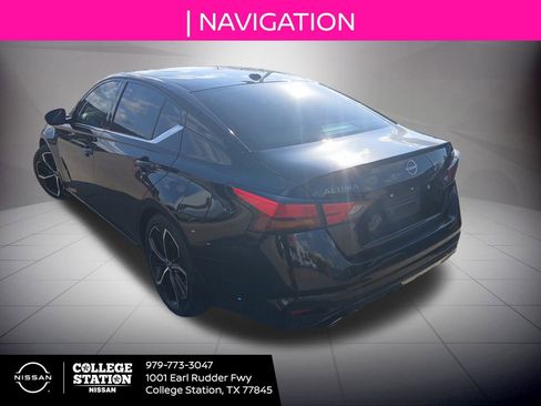 Used 2024 Nissan Altima 2.5 SR w/ SR Premium Package image 4