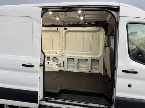 Used 2017 Ford Transit 250 130 Medium Roof image 23