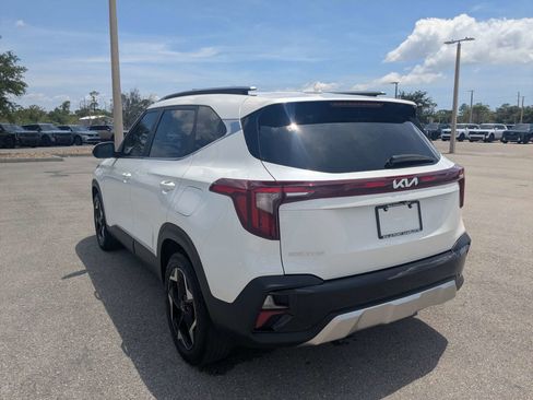 Used 2024 Kia Seltos EX FWD image 7