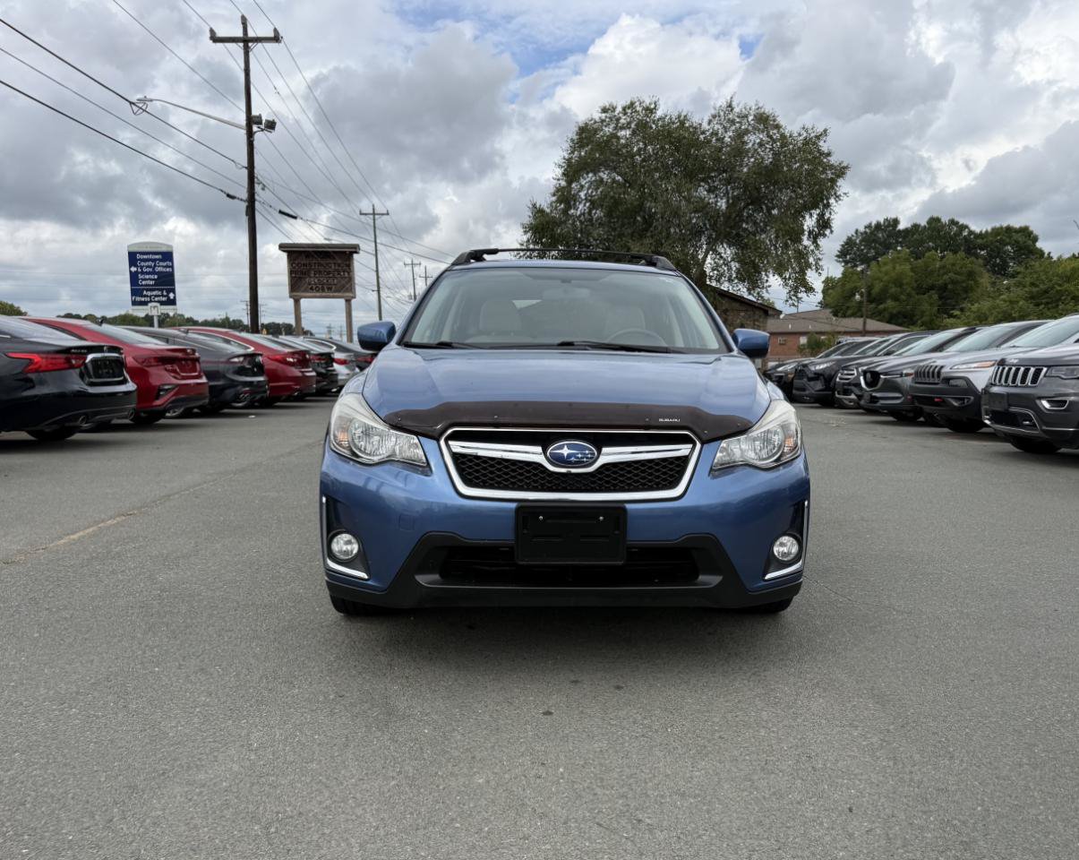 Used 2017 Subaru Crosstrek 2.0i Premium AWD/4WD image 2