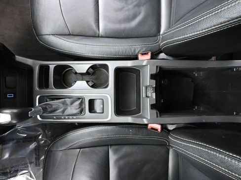 Used 2017 Ford Escape Titanium image 31