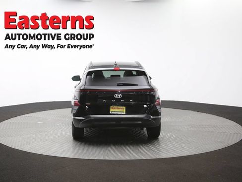 Used 2024 Hyundai Kona Limited FWD image 39