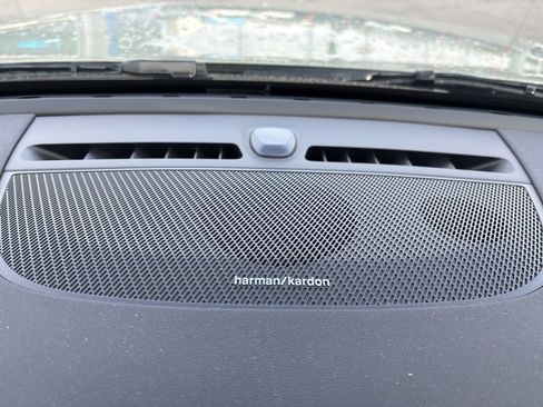 Certified 2025 Volvo XC40 B5 Ultra w/ Protection Package Premier image 25