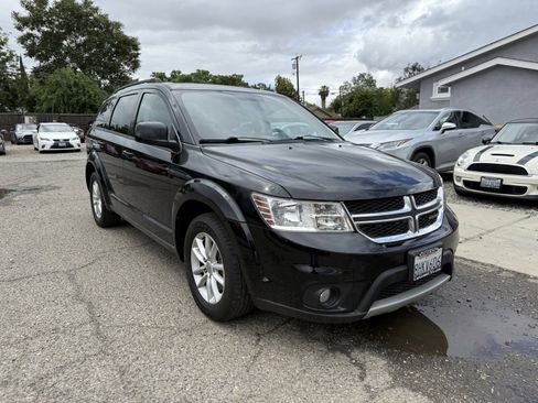 Used 2016 Dodge Journey SXT image 3