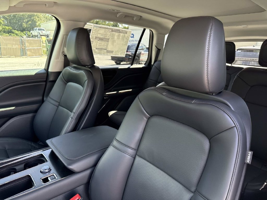 New 2026 Lincoln Aviator 2WD image 22