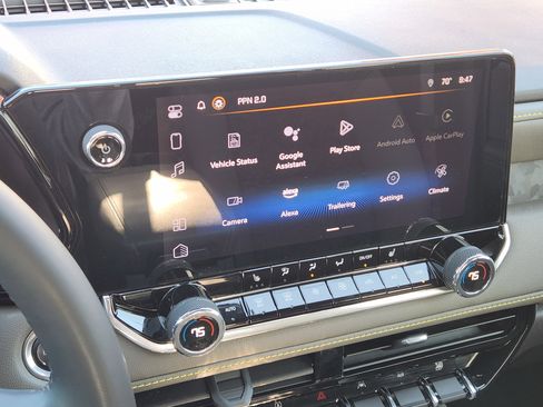 Used 2024 Chevrolet Colorado ZR2 w/ Technology Package image 17